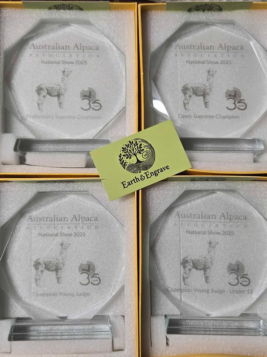 Trophies Glass Round